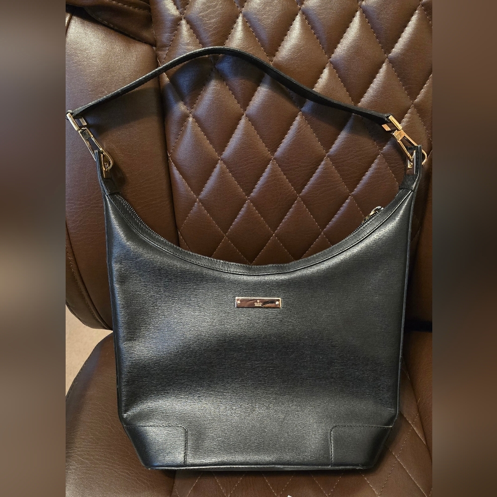 Gucci Elegant Black Leather Shoulder Bag